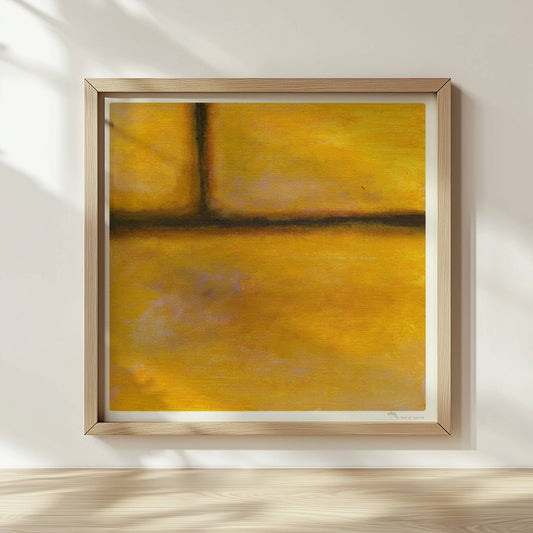 Gelbe Ziegelwand mit warmen Farbverläufen und Struktur.. Rahmen natur 30x30