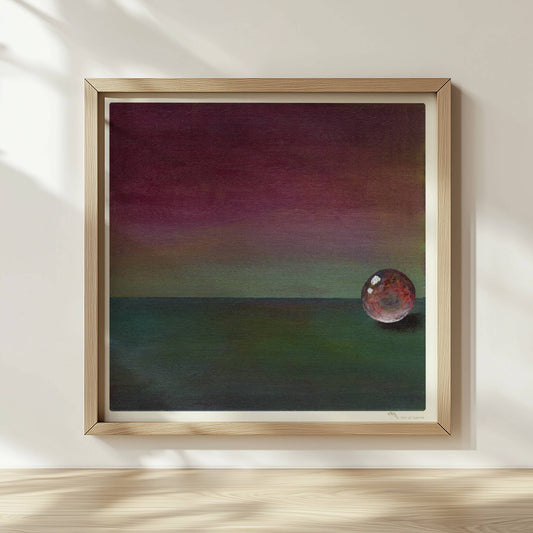 Stimmungsvolle Glaskugel mit Farbverlauf in Grün und Violett.. Rahmen natur 30x30