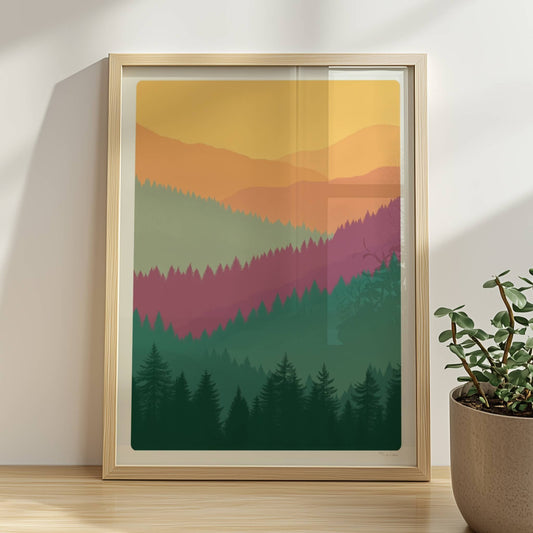 Hügelige Waldsilhouetten im Sonnenuntergang.. Rahmen natur 30x40