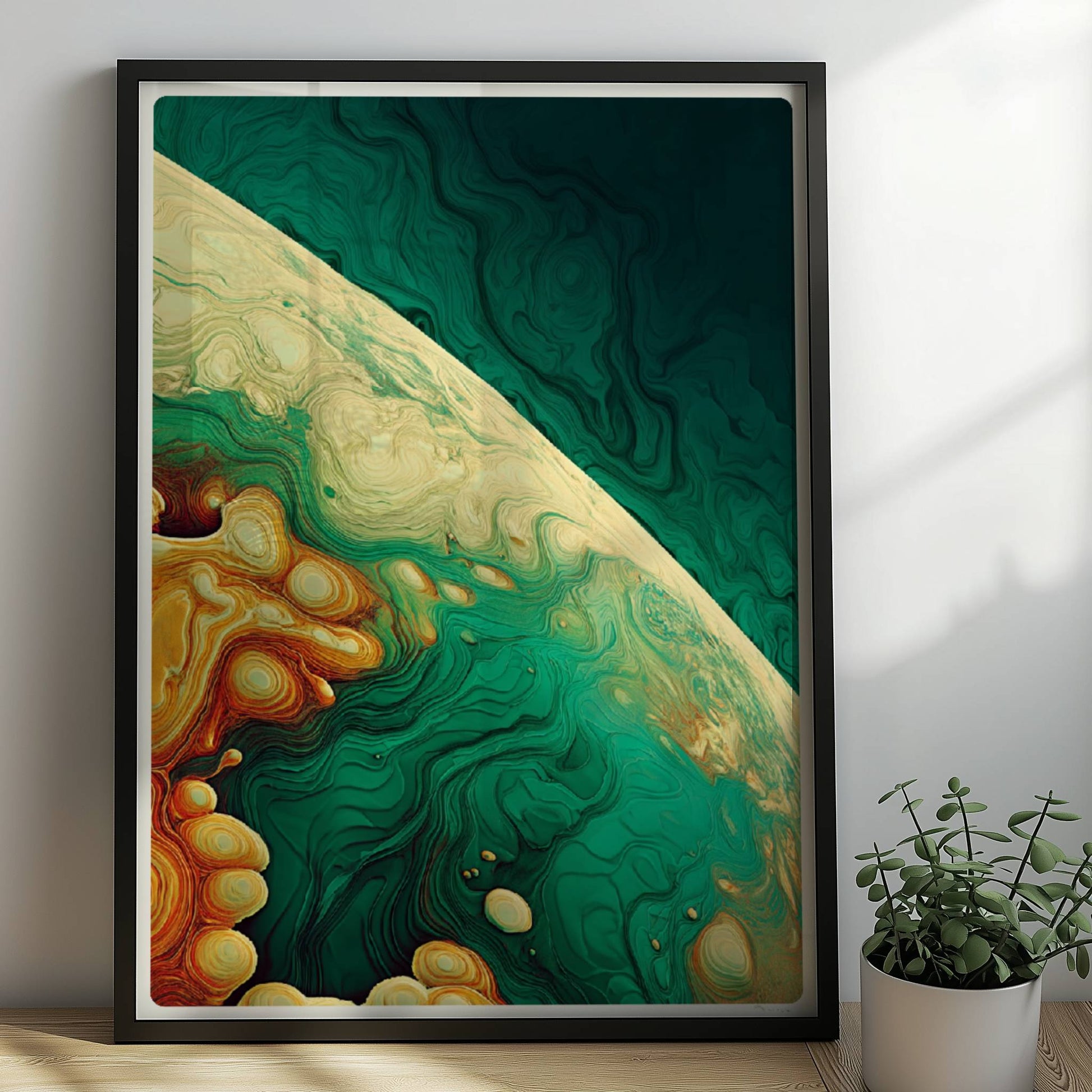 Abstrakte Kunst mit dynamischen topografischen Linien, organischen Formen und einem Verlauf aus Türkis, Gelb und Orange.. Rahmen schwarz 50x70