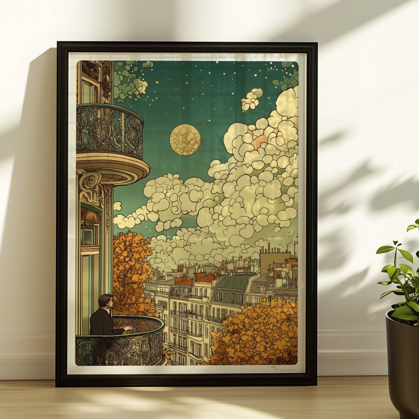 Mann mit Brille steht auf einem kunstvoll verzierten Balkon und blickt über herbstliche Dächer einer europäischen Stadt, große Wolken und ein goldener Mond am Himmel.. Rahmen schwarz 30x40