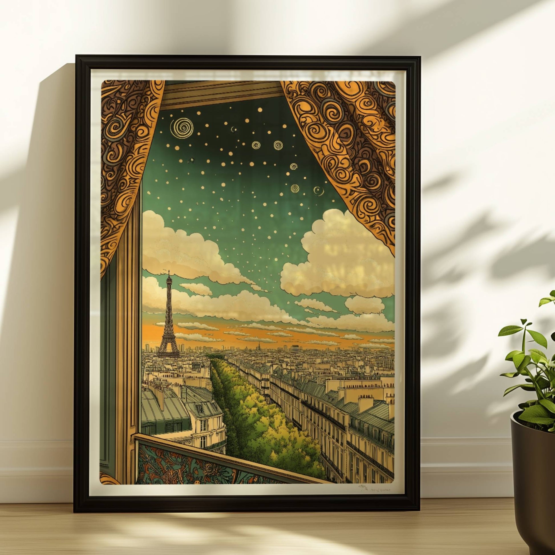Blick aus einem kunstvoll gerahmten Fenster mit goldenen Vorhängen auf den Eiffelturm, eine Pariser Straße und einen Himmel voller Sterne und Spiralen.. Rahmen schwarz 30x40