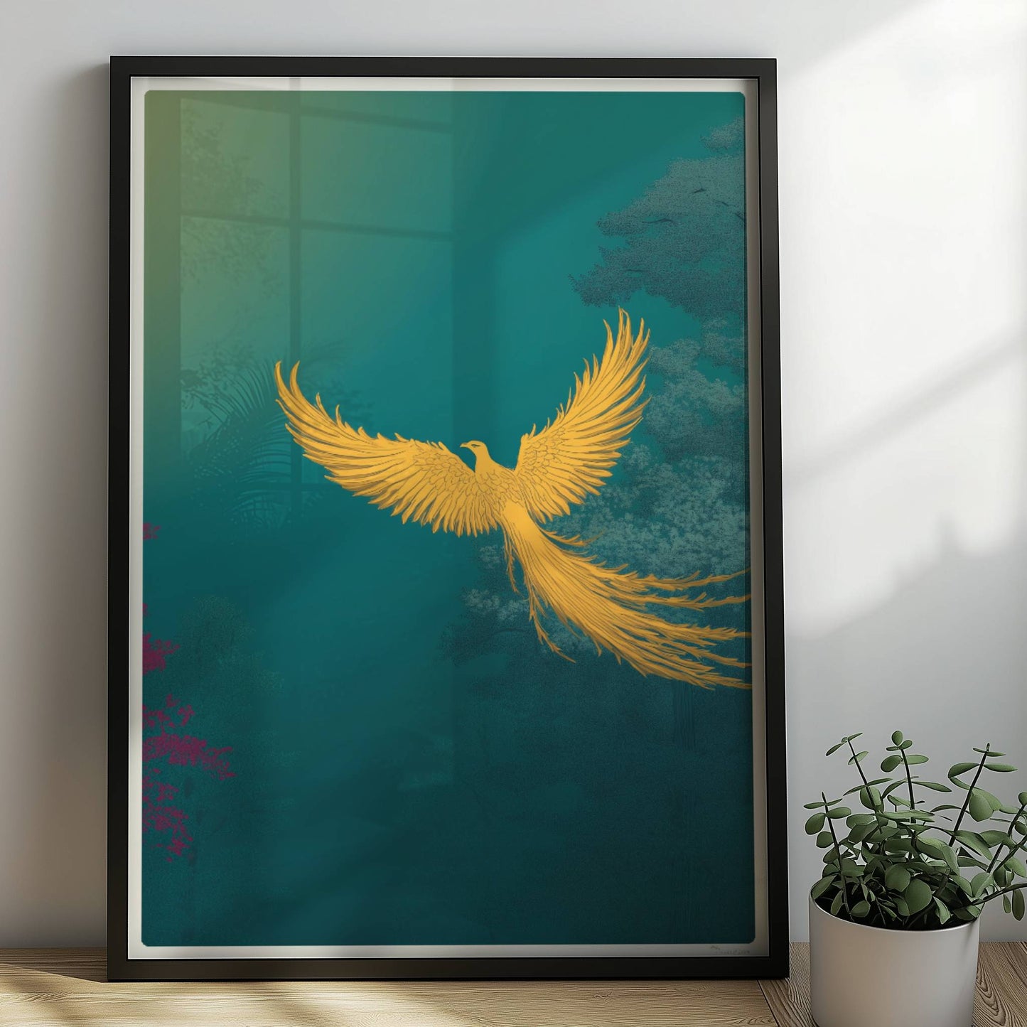 Goldener Phönix mit ausgebreiteten Flügeln, der aus dem Schatten über einen mystischen Wald fliegt, in kräftigen Türkis- und Grüntönen.. Rahmen schwarz 50x70