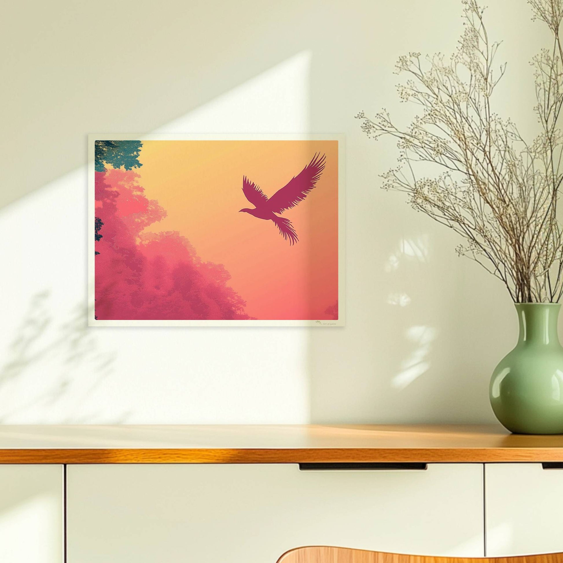 Stilisierter Phönix fliegt über nebeligen, pastellfarbenen Bäumen im Sonnenaufgang – harmonische Farben von Rosa bis Gelb.. Ohne Rahmen 40x30