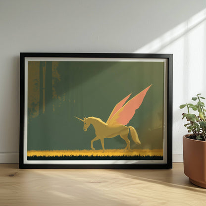 Einhorn mit rosa Schmetterlingsflügeln galoppiert anmutig durch einen sonnigen, mystischen Wald.. Rahmen schwarz 40x30