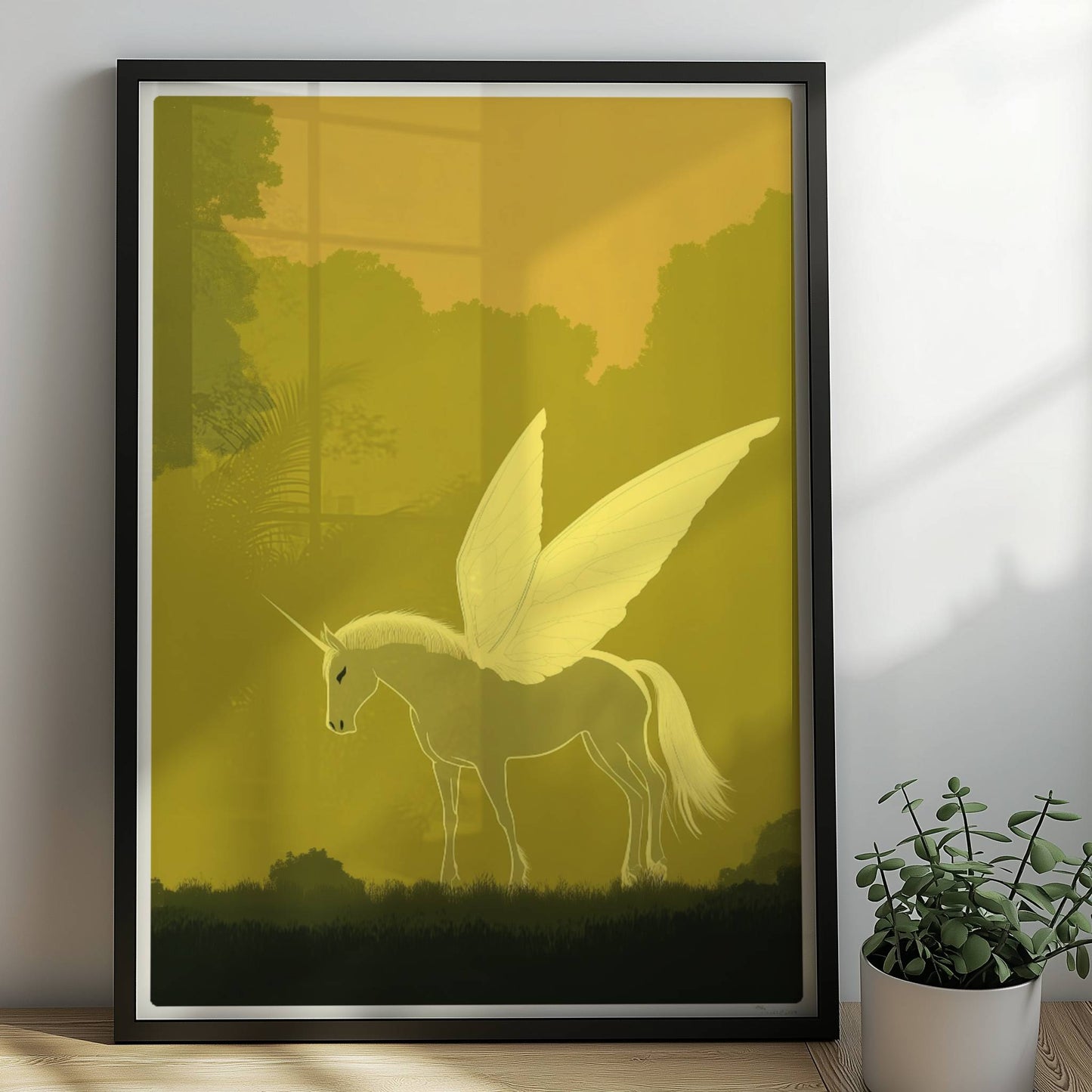 Weißes Einhorn mit zarten Schmetterlingsflügeln steht im goldenen Zauberwald im Morgenlicht.. Rahmen schwarz 50x70