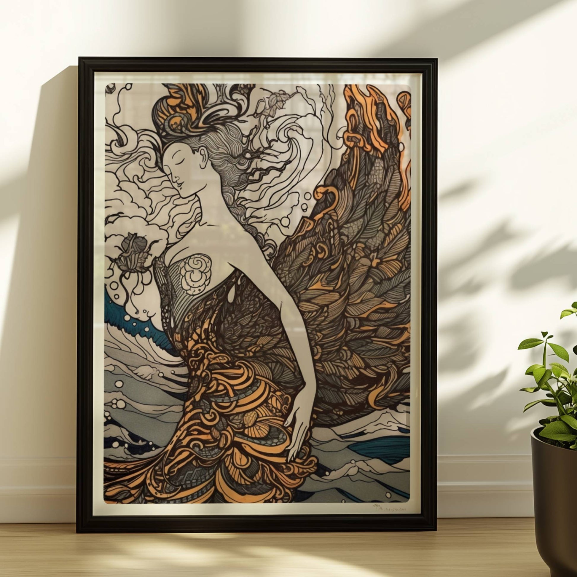 Künstlerische Darstellung einer Frau mit phönixartigen Federn, die sich in den Wellen des Ozeans verwandelt. Jugendstil-Muster und dynamische Linien.. Rahmen schwarz 30x40
