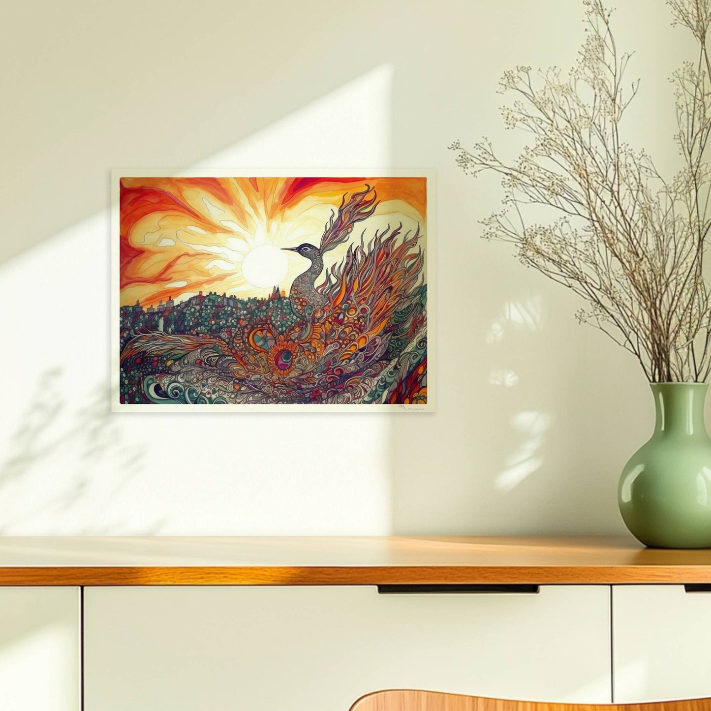 Phönix mit prachtvollen, ornamentalen Federn in leuchtenden Farben, vor einer Sonnenuntergangslandschaft im Jugendstil.. Ohne Rahmen 40x30