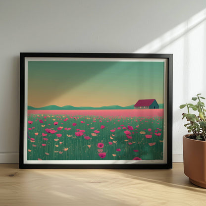Weite Wiese mit pinken Mohnblumen und einsamer Scheune vor sanft gelbem Abendhimmel – romantische Landschaft.. Rahmen schwarz 40x30