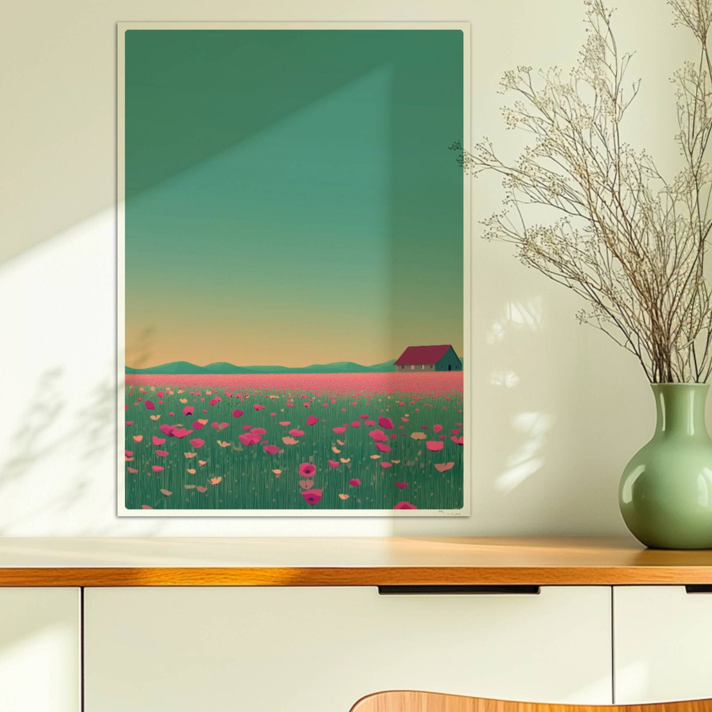 Weite Wiese mit pinken Mohnblumen und einsamer Scheune vor sanft gelbem Abendhimmel – romantische Landschaft.. Ohne Rahmen 50x70