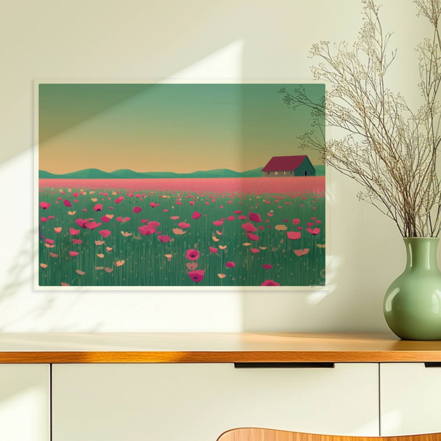 Weite Wiese mit pinken Mohnblumen und einsamer Scheune vor sanft gelbem Abendhimmel – romantische Landschaft.. Ohne Rahmen 70x50