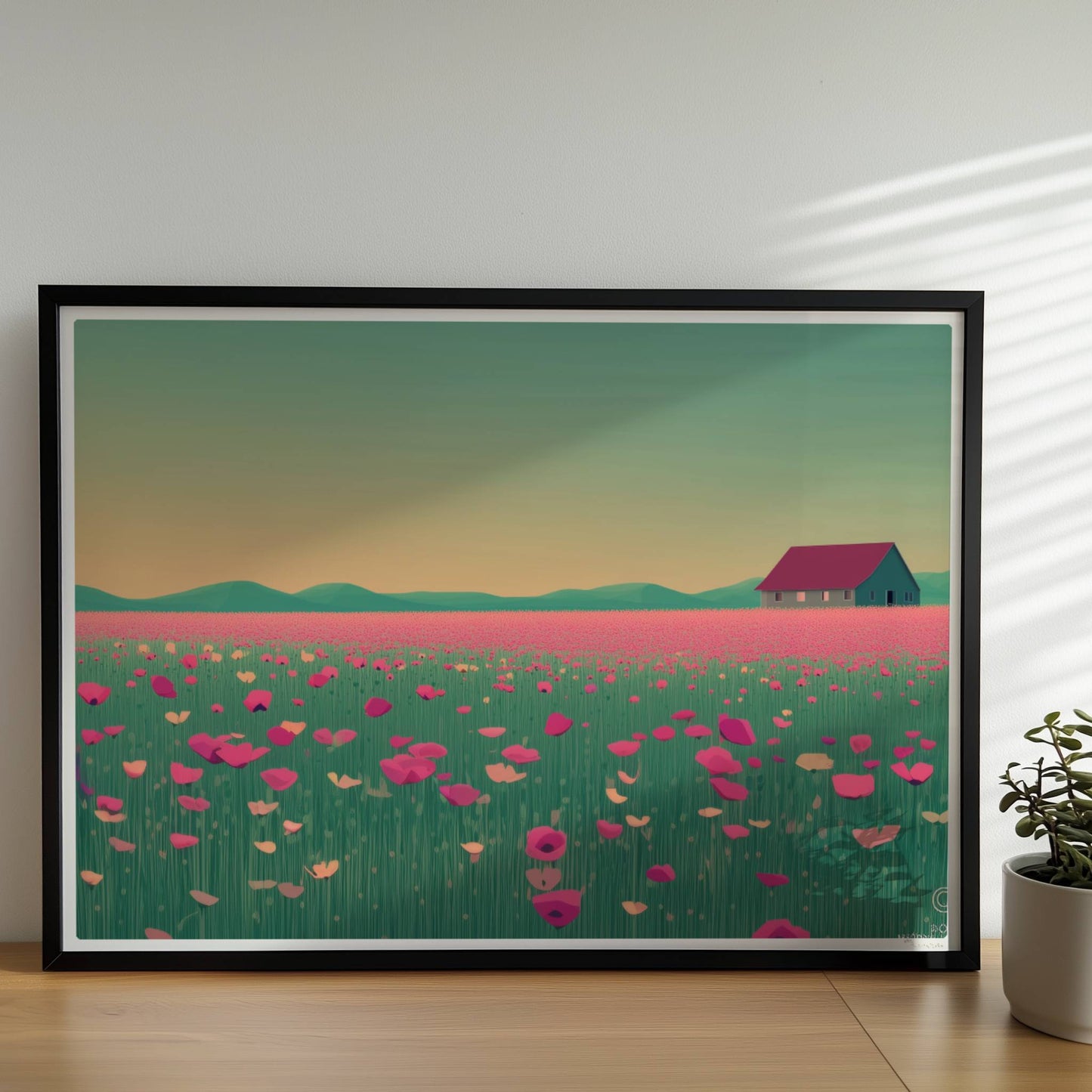 Weite Wiese mit pinken Mohnblumen und einsamer Scheune vor sanft gelbem Abendhimmel – romantische Landschaft.. Rahmen schwarz 70x50