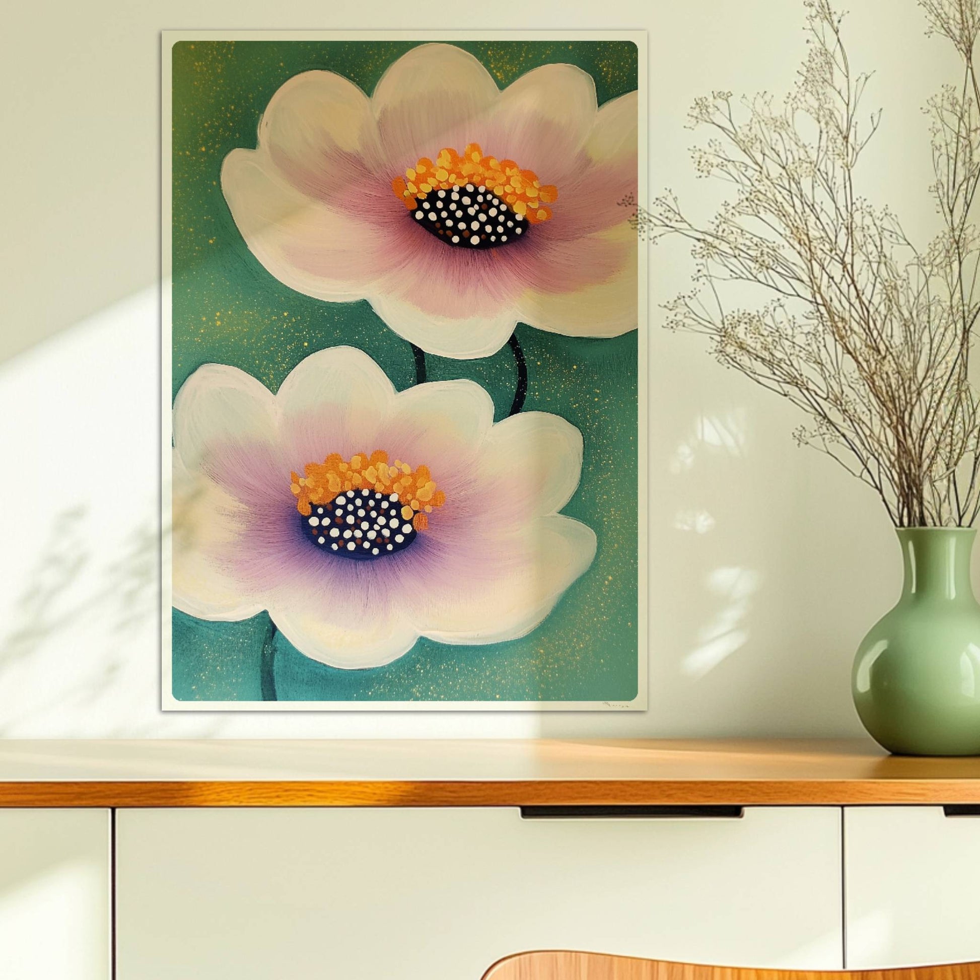 Zwei elegante Wasserlilien in Weiß und Rosa mit goldgelben Staubgefäßen und gepunkteten Zentren auf einem zartgrünen Hintergrund – stilvolle Flower Arts Illustration.. Ohne Rahmen 50x70