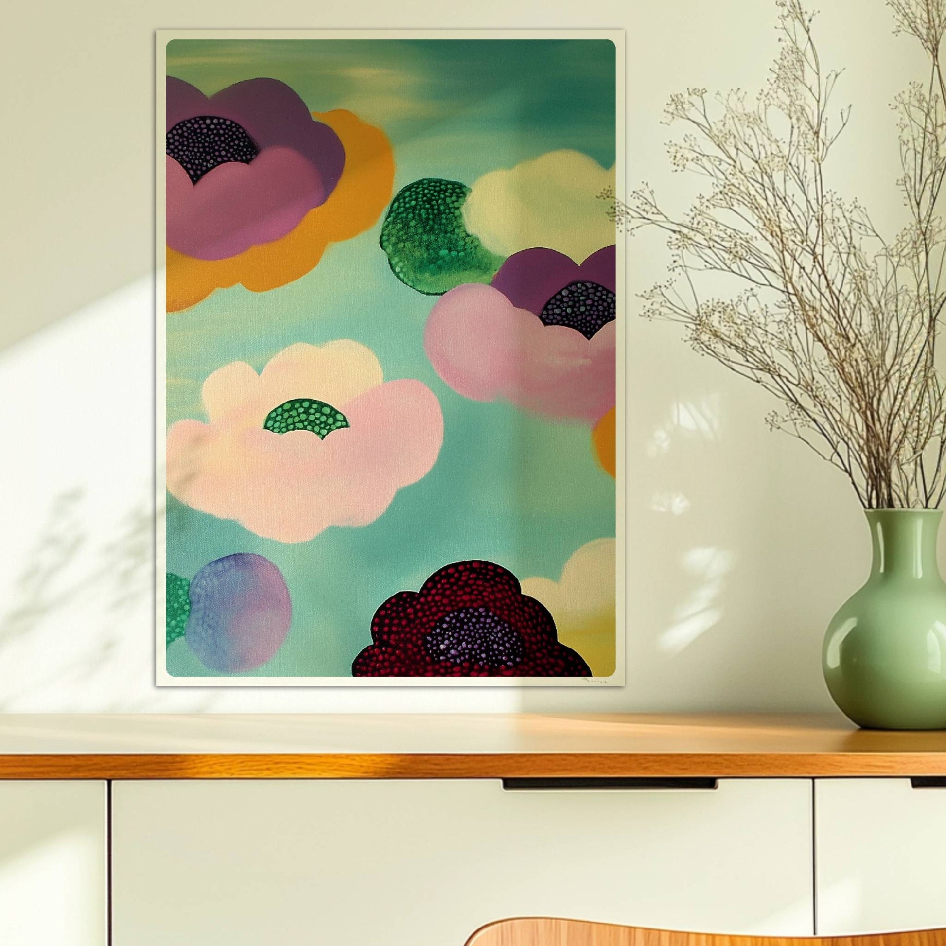 Abstrakte bunte Blütenwolken in Rosa, Lila, Rot und Grün mit gepunkteten Zentren vor einem sanft türkisfarbenen Hintergrund – moderne Flower Arts Illustration.. Ohne Rahmen 50x70