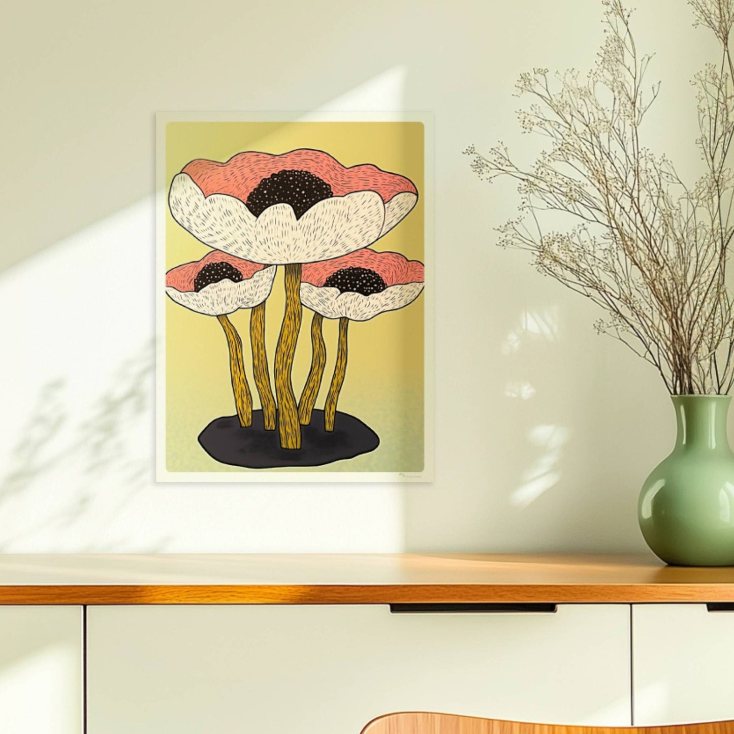 Drei große stilisierte Mohnblumen in Weiß und Rosa mit schwarzen Zentren und langen gelben Stielen vor einem weichen gelben Hintergrund – moderne Flower Arts Illustration.. Ohne Rahmen 30x40