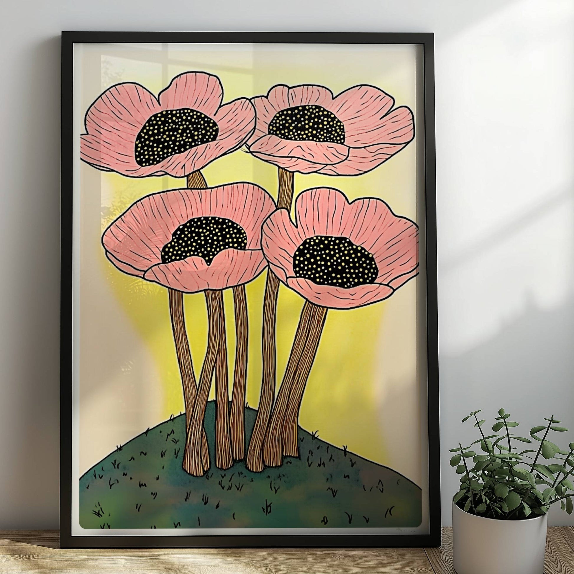 Fünf große stilisierte rosa Mohnblumen mit schwarzen Zentren und gelben Stielen auf einem Hügel vor einem weichen gelben Hintergrund – dekorative Flower Arts Illustration.. Rahmen schwarz 50x70
