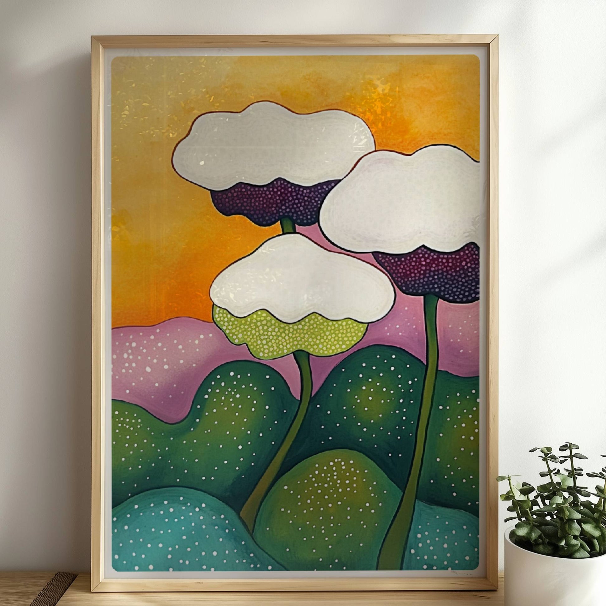Drei stilisierte weiße Blüten mit dunklen Zentren auf langen grünen Stielen, umgeben von sanft geschwungenen Hügeln in Grün und Lila vor einem orangefarbenen Sonnenuntergangshimmel – dekorative Flower Arts Illustration.. Rahmen natur 50x70