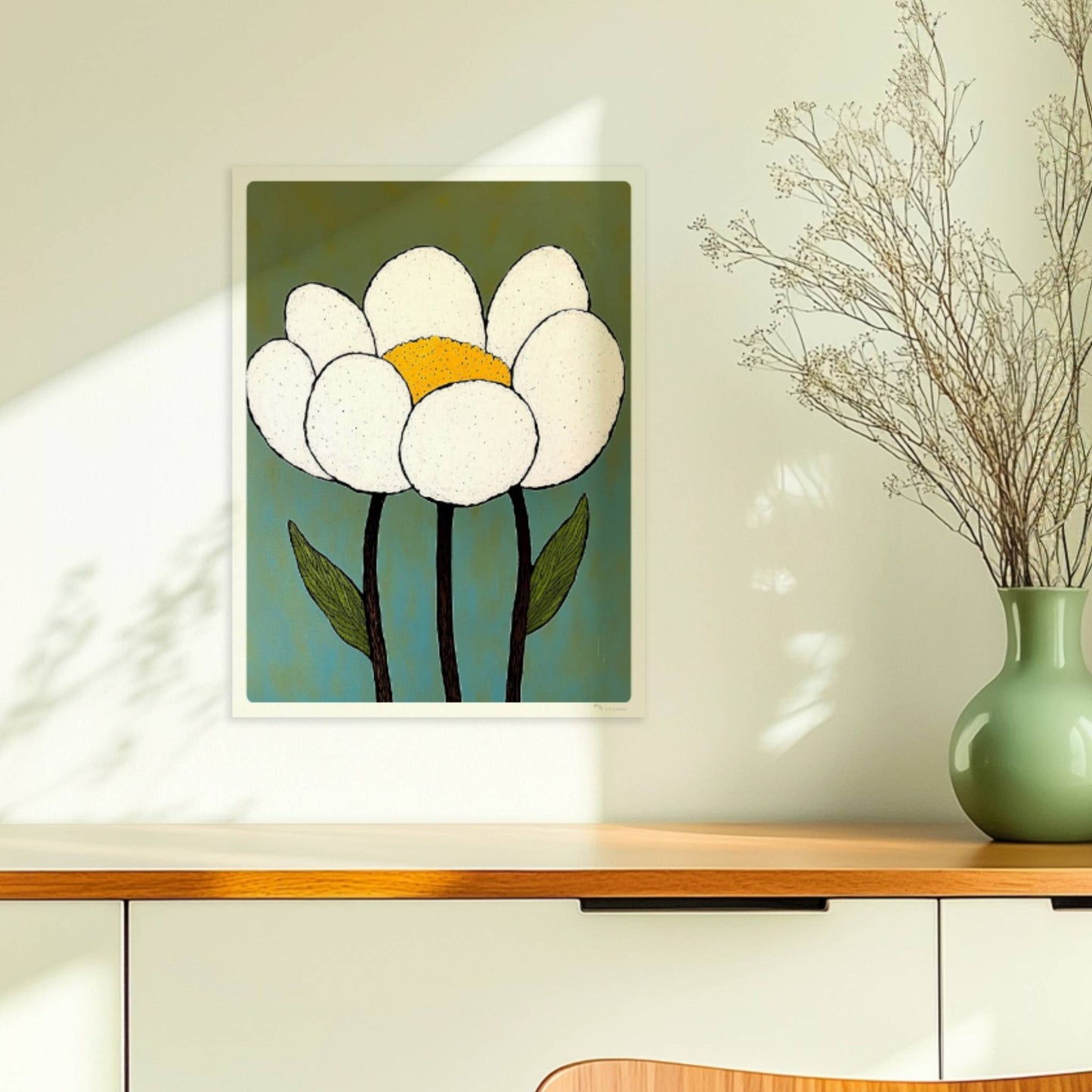Zwei große weiße Gartenblüten mit goldgelben Zentren und dunkelgrünen Blättern auf einem schlichten grün-blauen Hintergrund – charmante botanische Kunst im Retro-Stil.. Ohne Rahmen 30x40