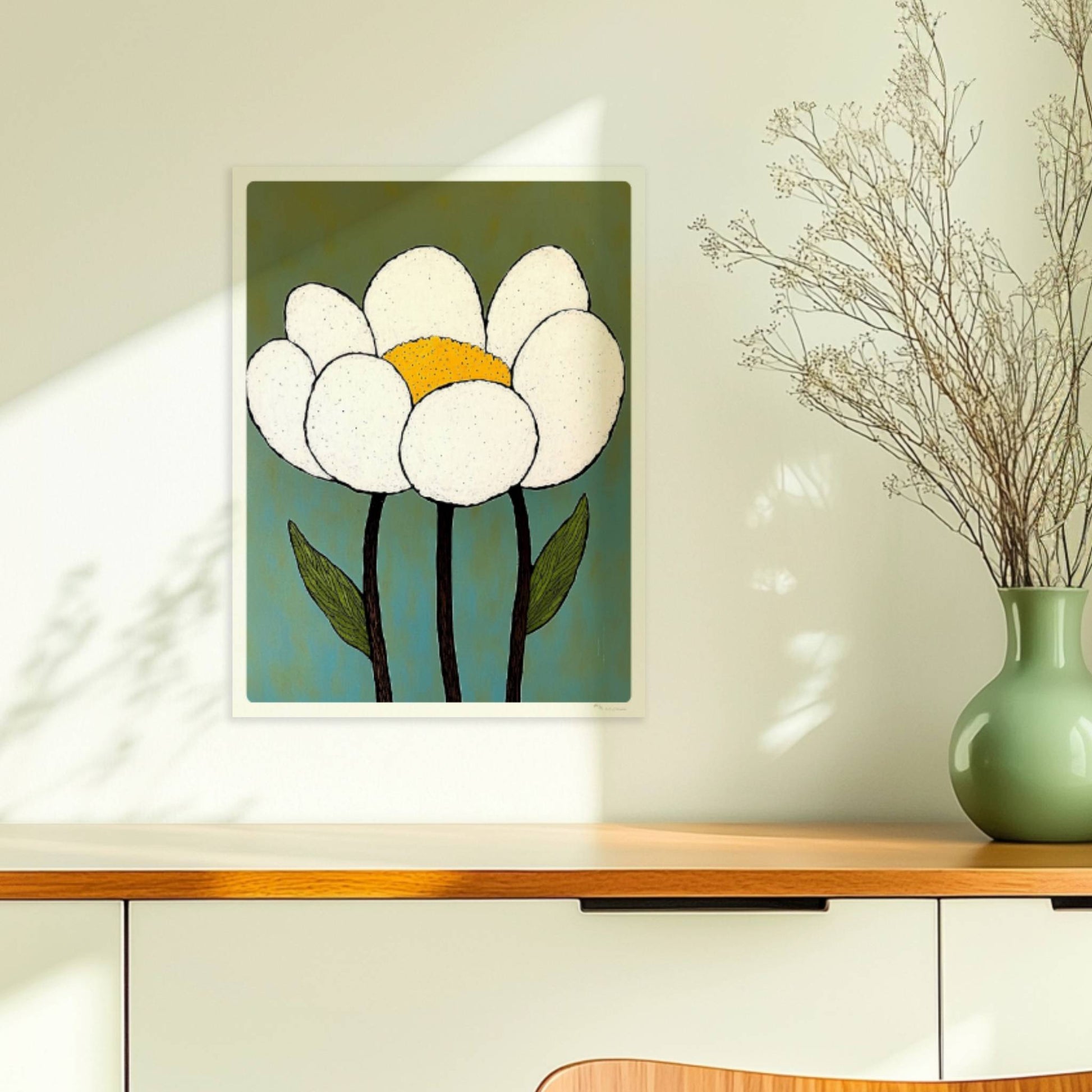 Zwei große weiße Gartenblüten mit goldgelben Zentren und dunkelgrünen Blättern auf einem schlichten grün-blauen Hintergrund – charmante botanische Kunst im Retro-Stil.. Ohne Rahmen 30x40