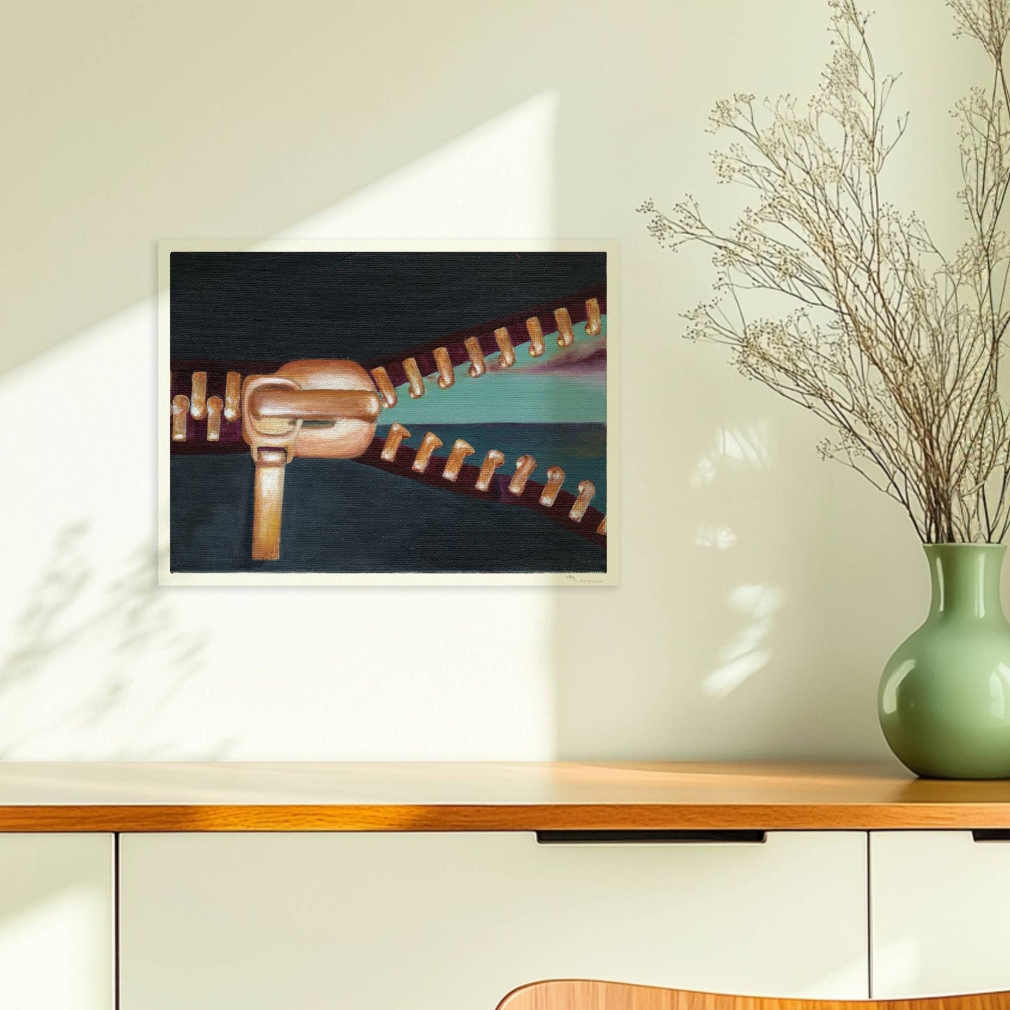 Goldener Reißverschluss öffnet surrealen Horizont mit Himmel.. Ohne Rahmen 40x30