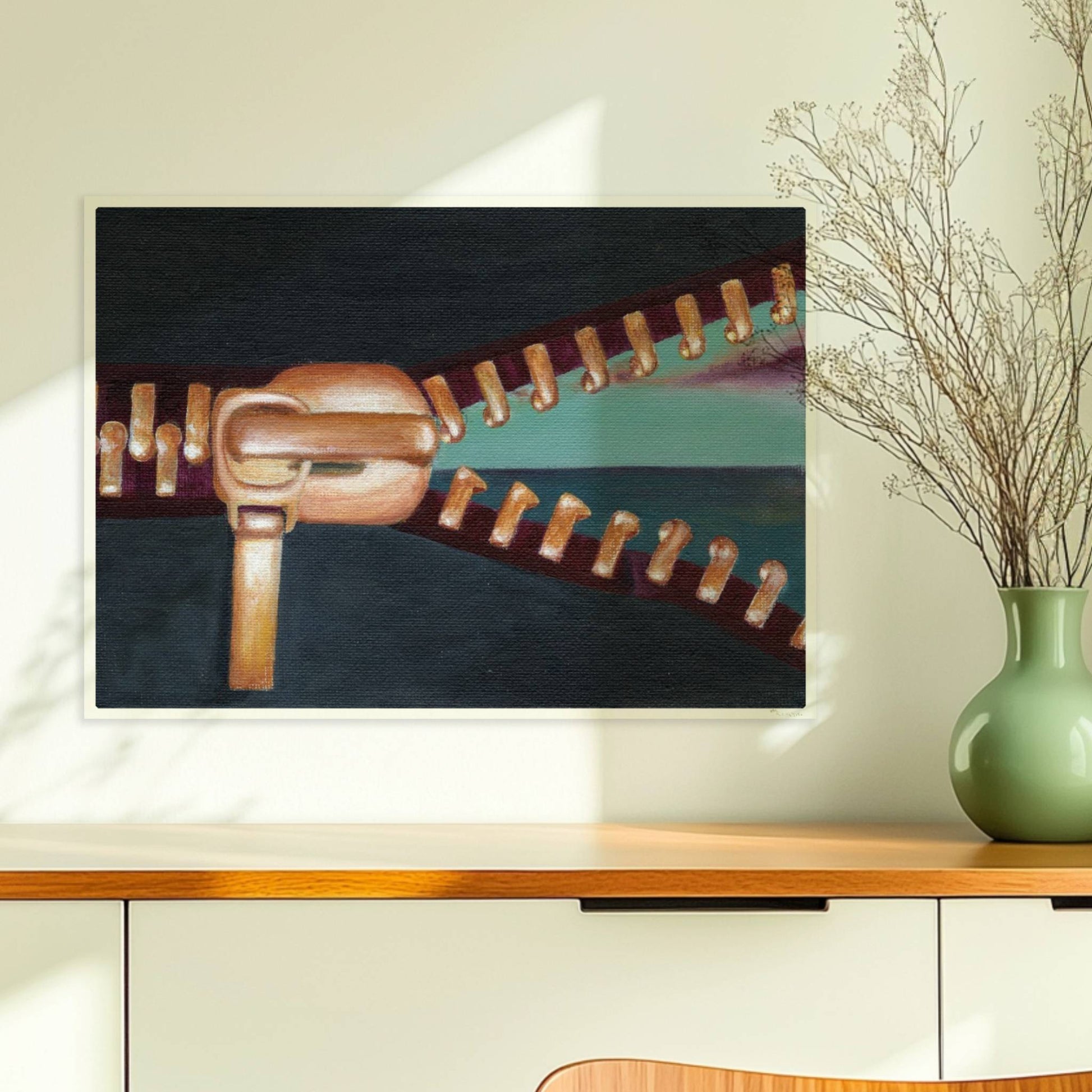 Goldener Reißverschluss öffnet surrealen Horizont mit Himmel.. Ohne Rahmen 70x50