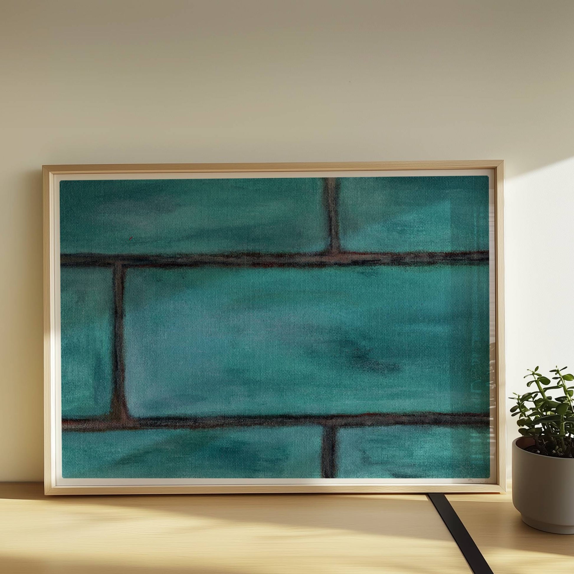Türkise Backsteinwand mit strukturierten, grünen Kacheln.. Rahmen natur 70x50