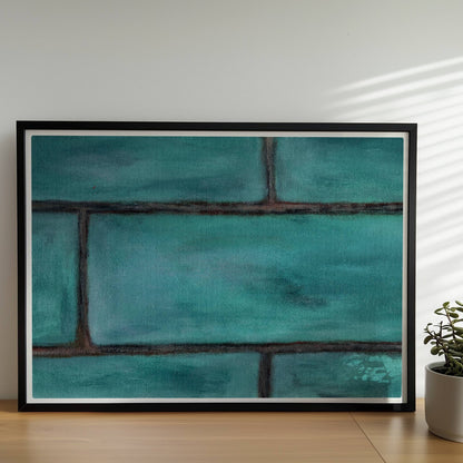 Türkise Backsteinwand mit strukturierten, grünen Kacheln.. Rahmen schwarz 70x50
