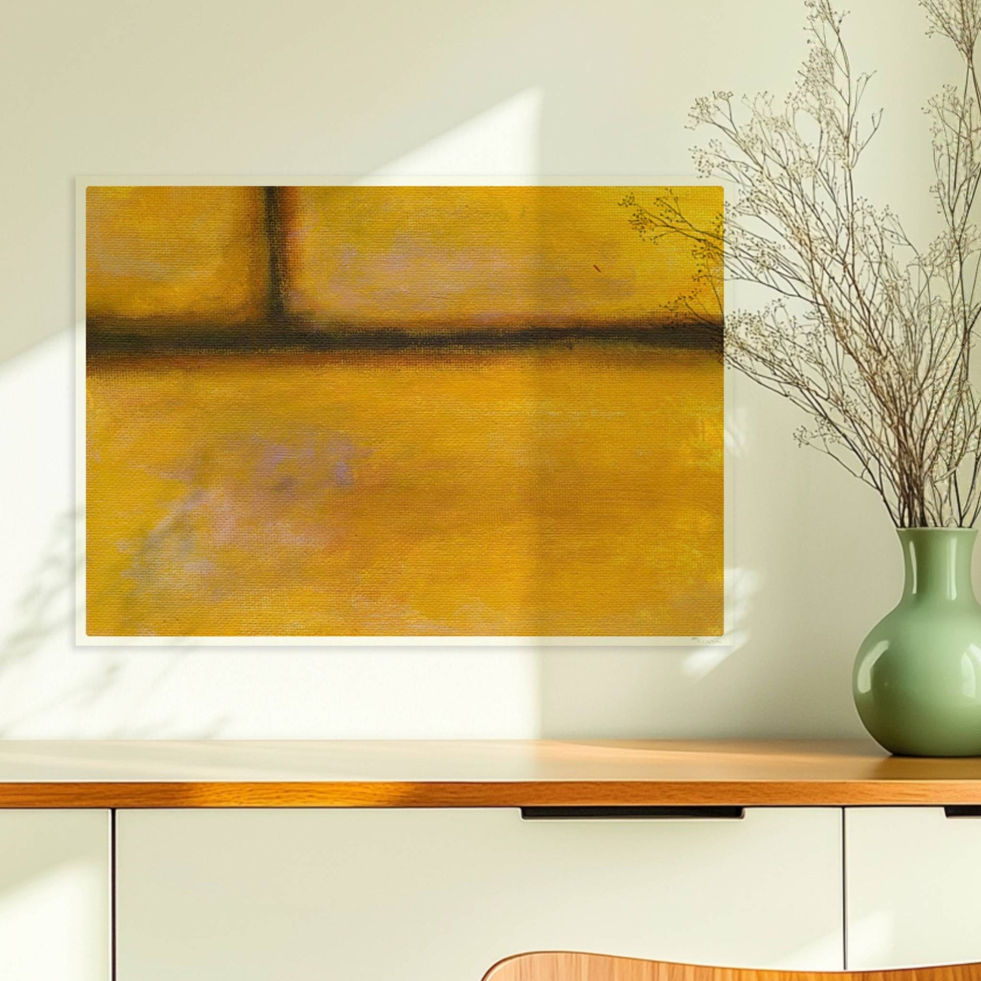 Gelbe Ziegelwand mit warmen Farbverläufen und Struktur.. Ohne Rahmen 70x50