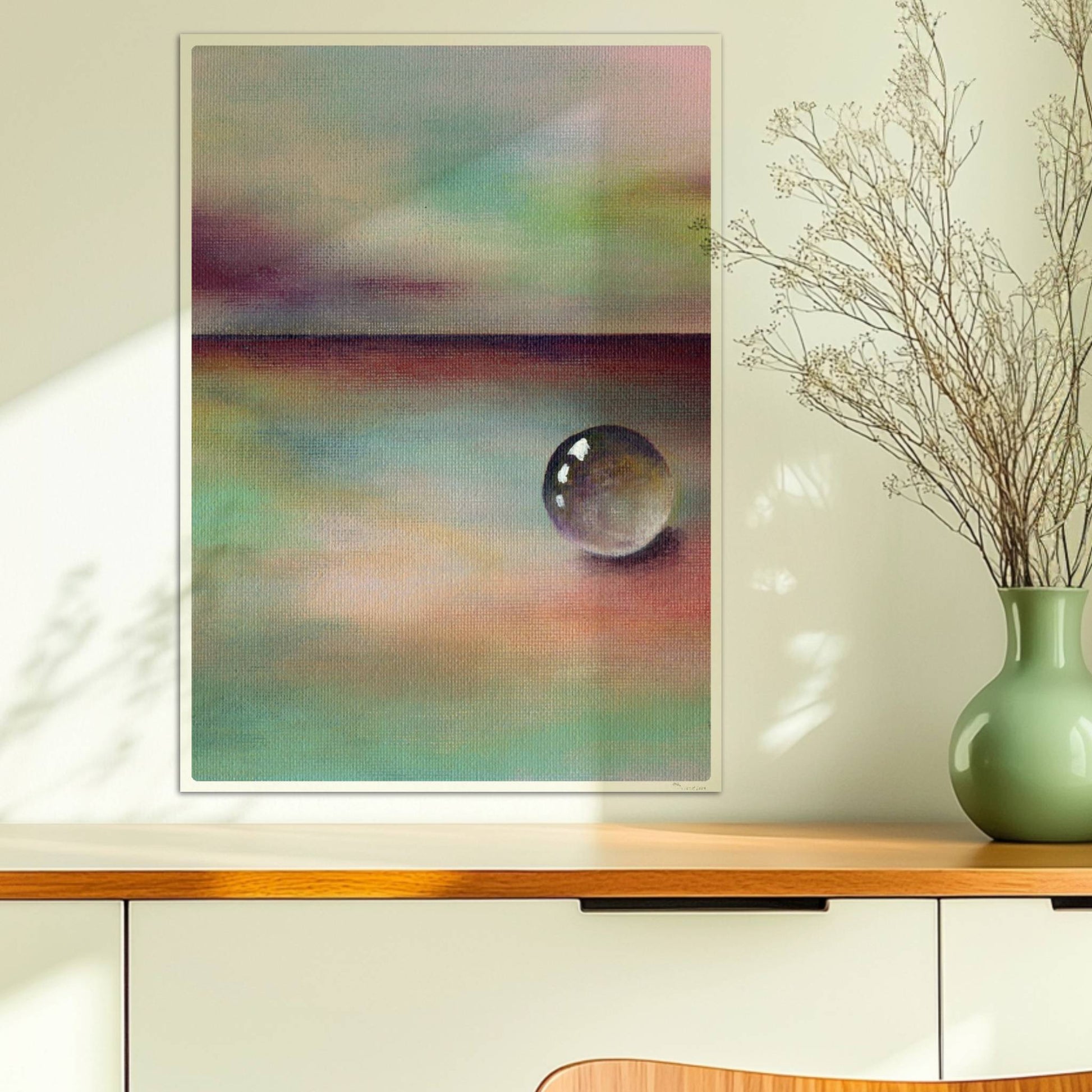Kugel auf regenbogenfarbener Landschaft mit entferntem Horizont.. Ohne Rahmen 50x70
