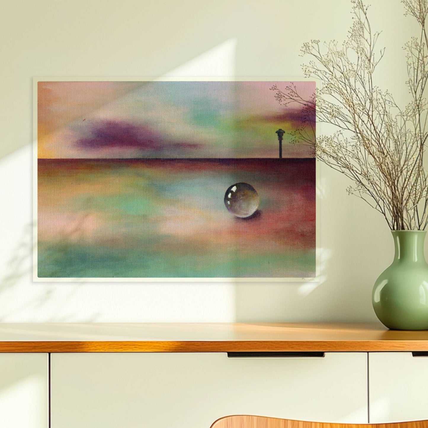 Kugel auf regenbogenfarbener Landschaft mit entferntem Horizont.. Ohne Rahmen 70x50