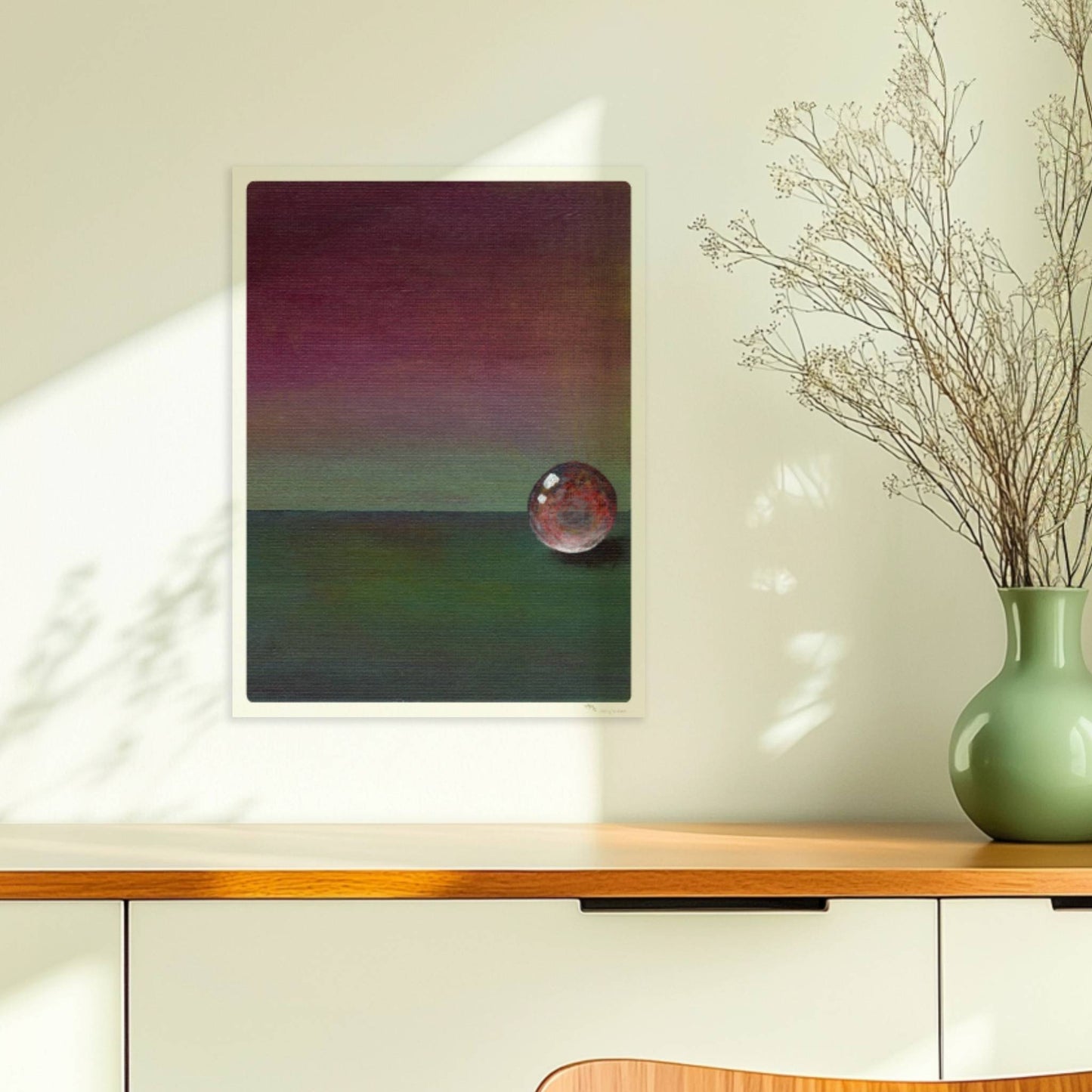 Stimmungsvolle Glaskugel mit Farbverlauf in Grün und Violett.. Ohne Rahmen 30x40