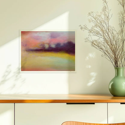 Abstrakte Wolkenformationen mit weichen Farbverläufen in Violett, Rosa und Gelb.. Ohne Rahmen 40x30