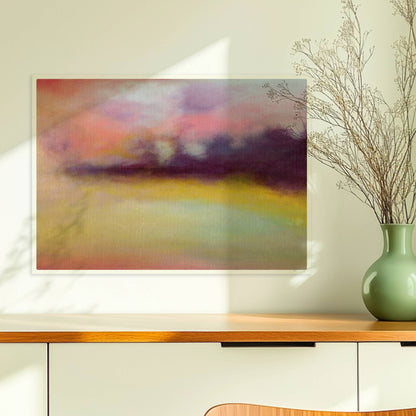 Abstrakte Wolkenformationen mit weichen Farbverläufen in Violett, Rosa und Gelb.. Ohne Rahmen 70x50