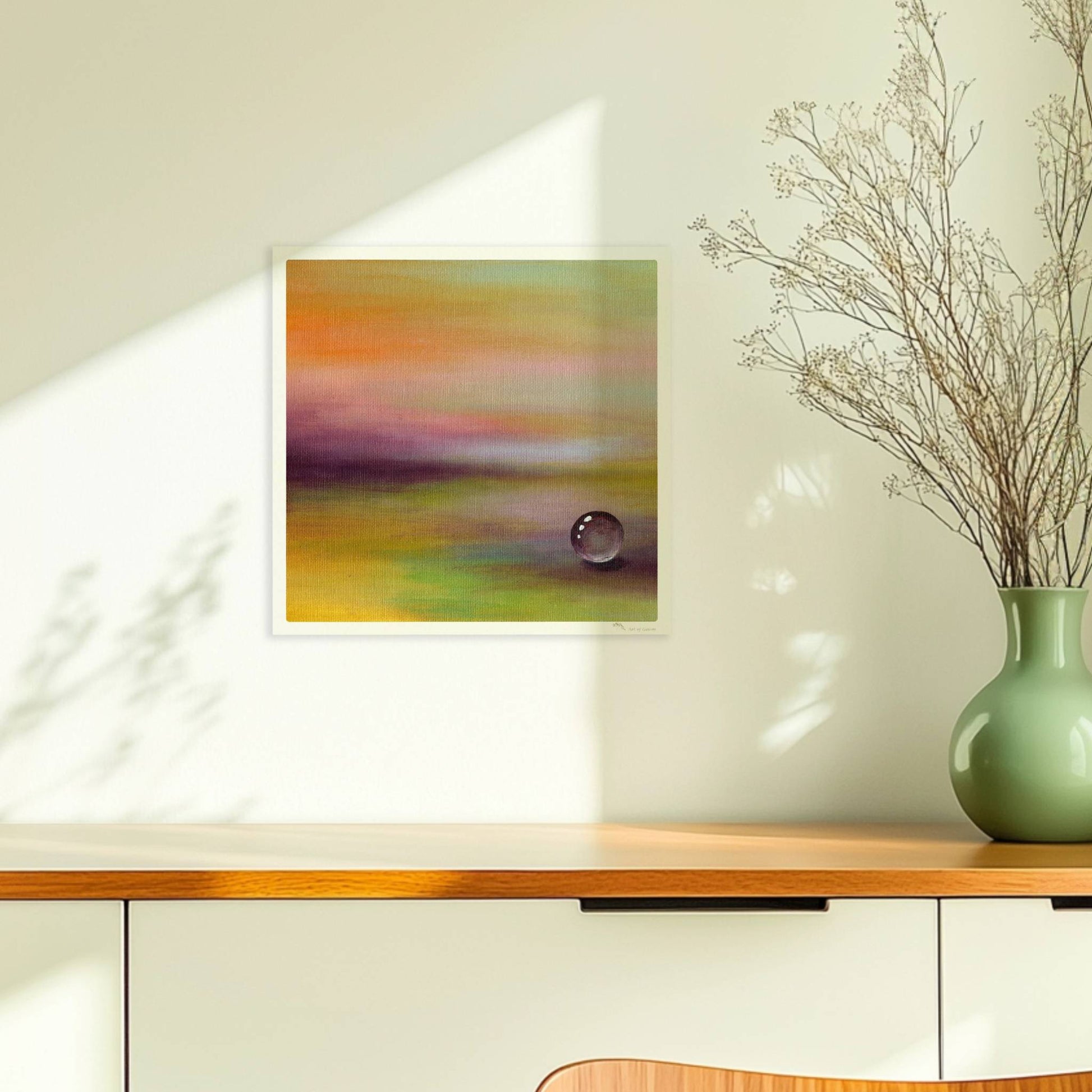 Einzelner Glastropfen in lila-gelber Traumlandschaft, beruhigend.. Ohne Rahmen 30x30