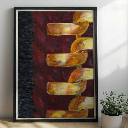 Goldene abstrakte Kette auf rotem Stoffhintergrund – modisch und modern.. Rahmen schwarz 50x70