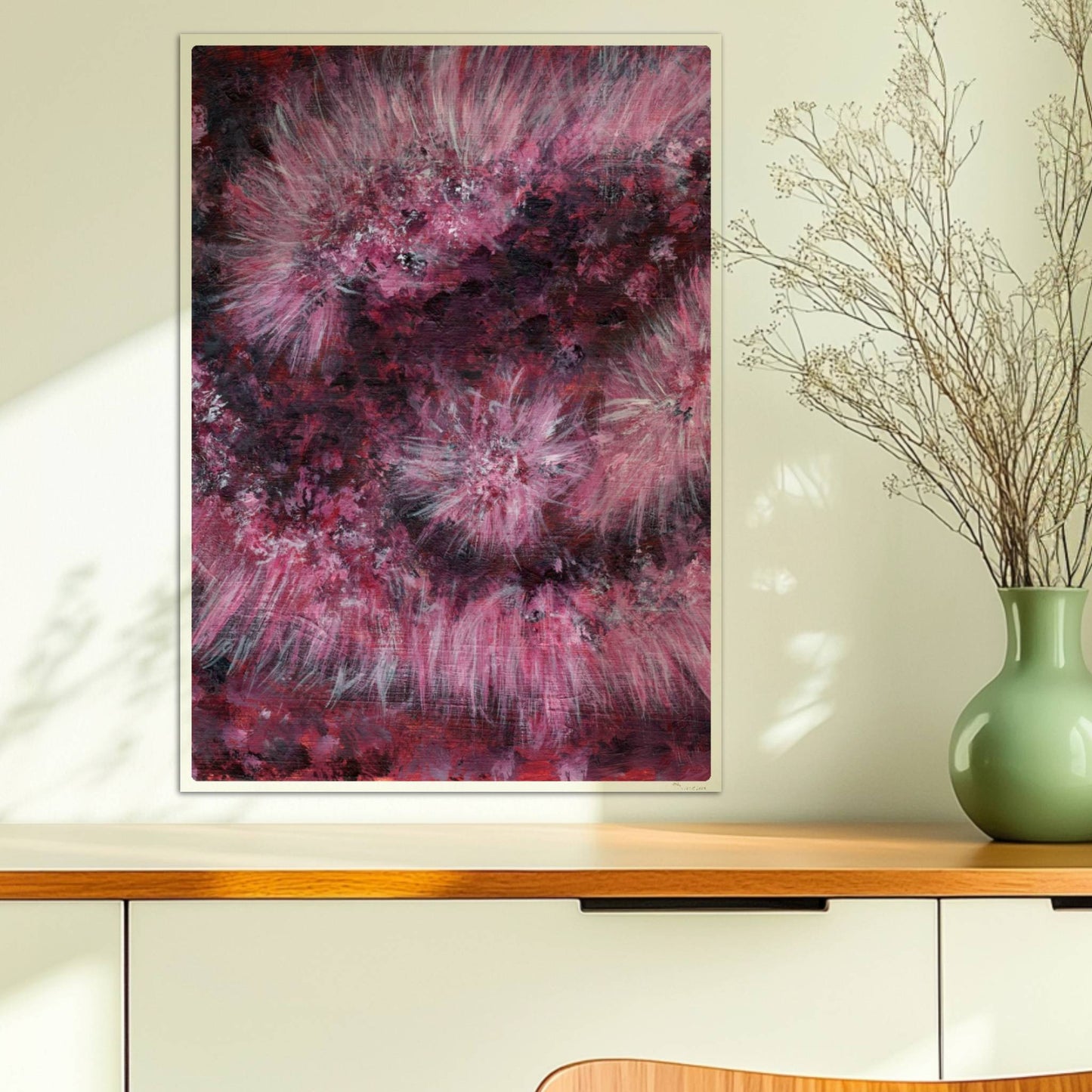Drappierter pinker Kunstpelz mit goldenem Reißverschluss – abstrakte Struktur und Bewegung.. Ohne Rahmen 50x70
