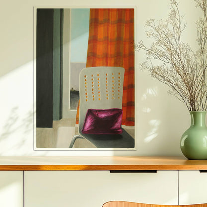 Innenraum mit Stuhl und violettem Kissen vor orange kariertem Vorhang, Blick durch Türöffnung ins Freie.. Ohne Rahmen 50x70