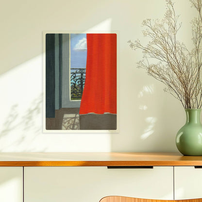 Blick durch geöffnete Tür mit orangem Vorhang auf schmiedeeisernes Balkongeländer und blauen Himmel.. Ohne Rahmen 30x40