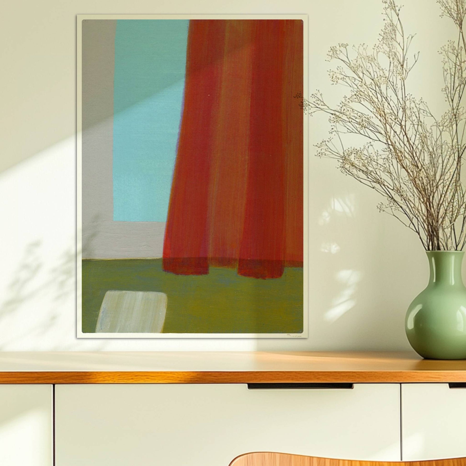 Abstrakte Komposition mit rotem Vorhang, türkisfarbener Wand und grünem Boden – minimalistische Raumdarstellung.. Ohne Rahmen 50x70