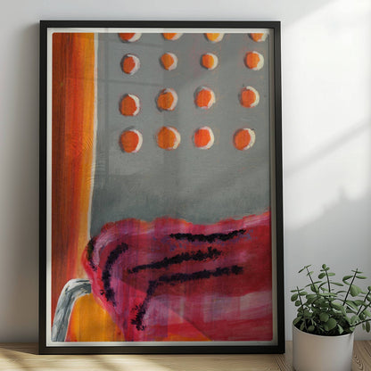 Detailansicht eines modernen Stuhls mit transparenter roter Stofflage und grauer Lehne mit runden Öffnungen.. Rahmen schwarz 50x70