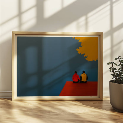 Zwei Personen sitzen auf einem roten Steg an einem nebligen See, überragt von herbstlich orange-gelben Baumkronen.. Rahmen natur 40x30