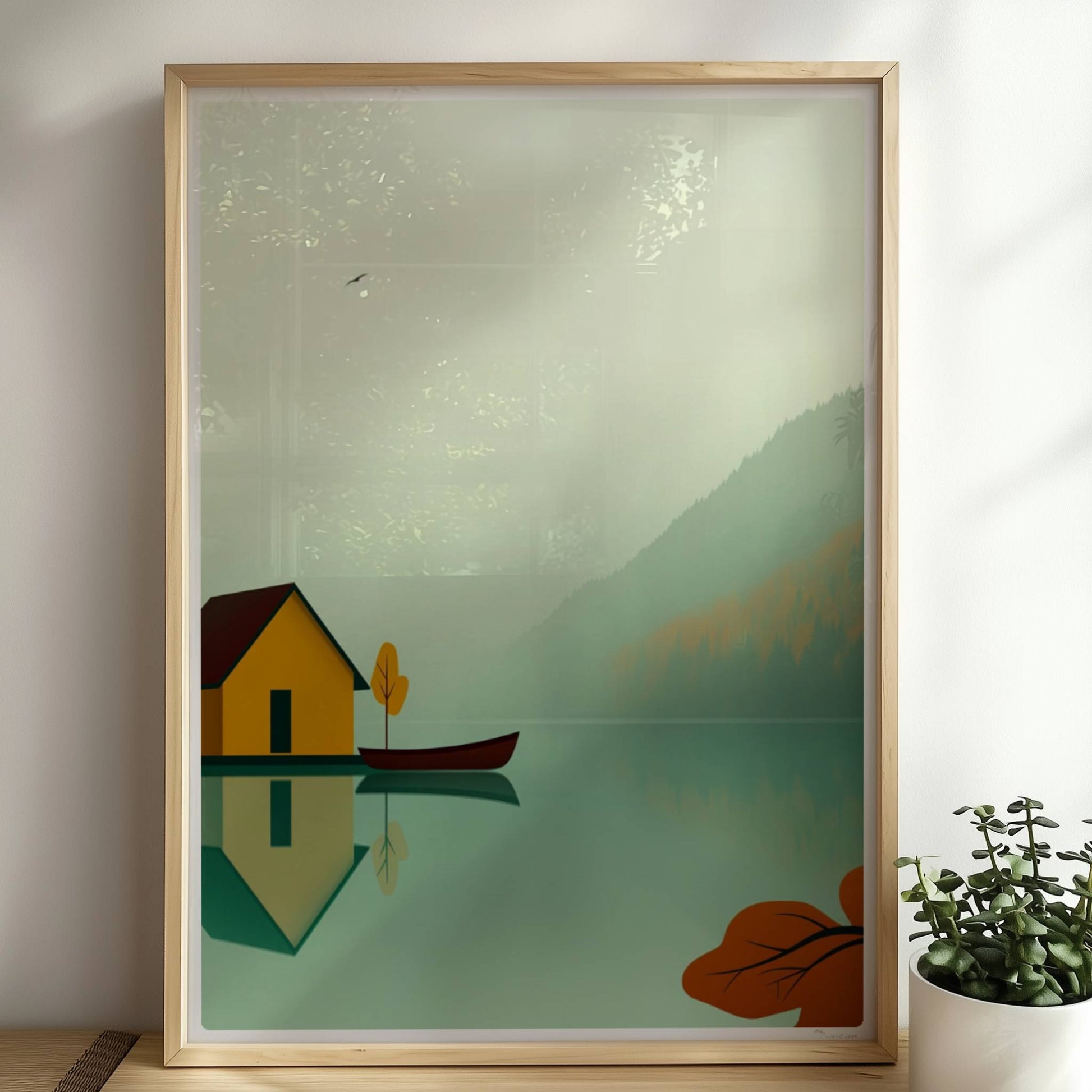 Gelbes Bootshaus mit Ruderboot auf ruhigem See im Nebel, Herbstfarben und reflektierende Wasseroberfläche.. Rahmen natur 50x70