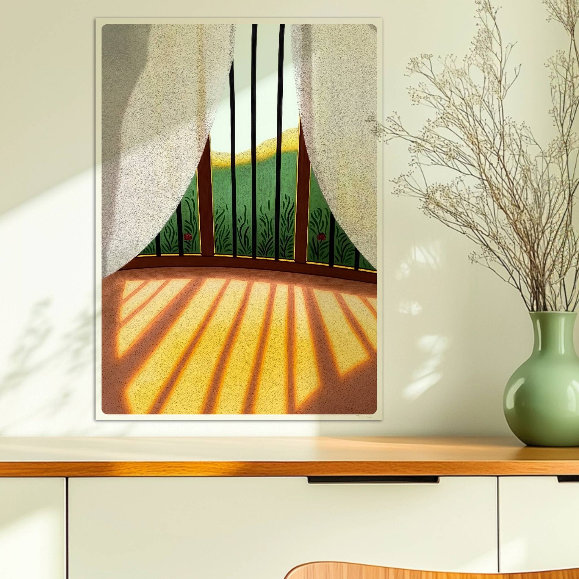 Fenster mit weißen Vorhängen, Sonnenlicht, das auf den Boden fällt, und grünem Gartenblick – friedliche Wohnraumatmosphäre.. Ohne Rahmen 50x70
