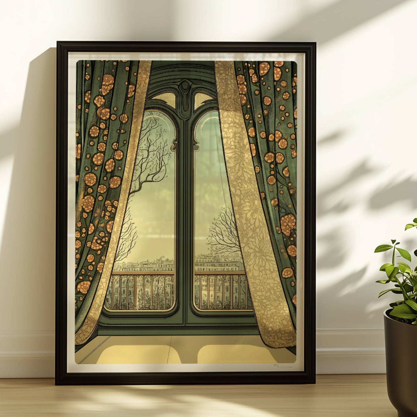 Jugendstil-Fenster mit grünen und goldenen Vorhängen, Blick auf Stadt und Bäume – malerischer Fensterblick.. Rahmen schwarz 30x40