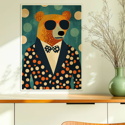 Stylischer Bär im Anzug mit Sonnenbrille und Punkten, lustige Tierillustration für moderne Räume.. Ohne Rahmen 50x70