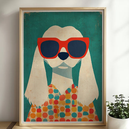 Weißer Hund mit roter Sonnenbrille und buntem Punktpullover – verspieltes Hundeillustration Poster.. Rahmen natur 50x70