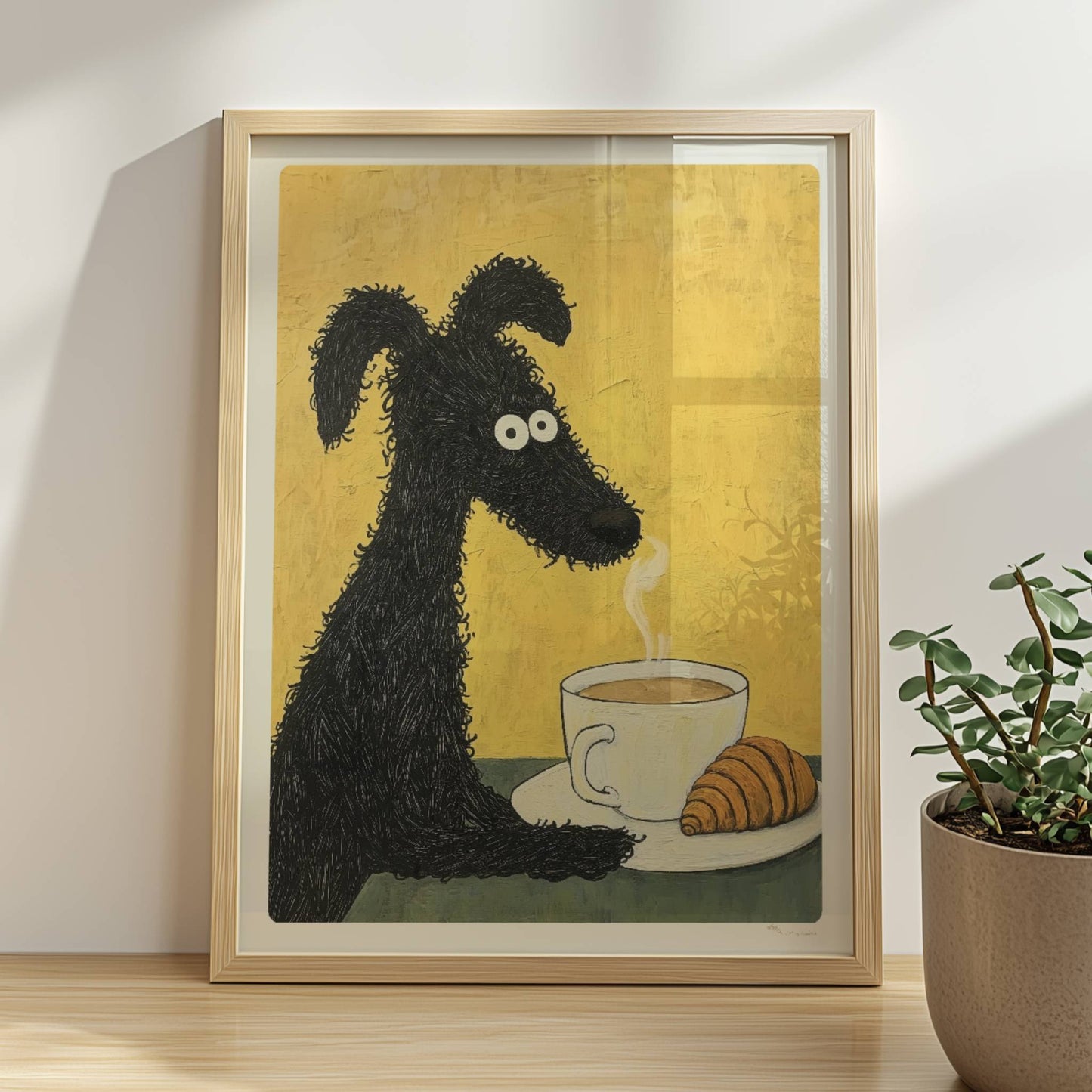 Schwarzer lockiger Hund mit Kaffee und Croissant. Rahmen natur 30x40