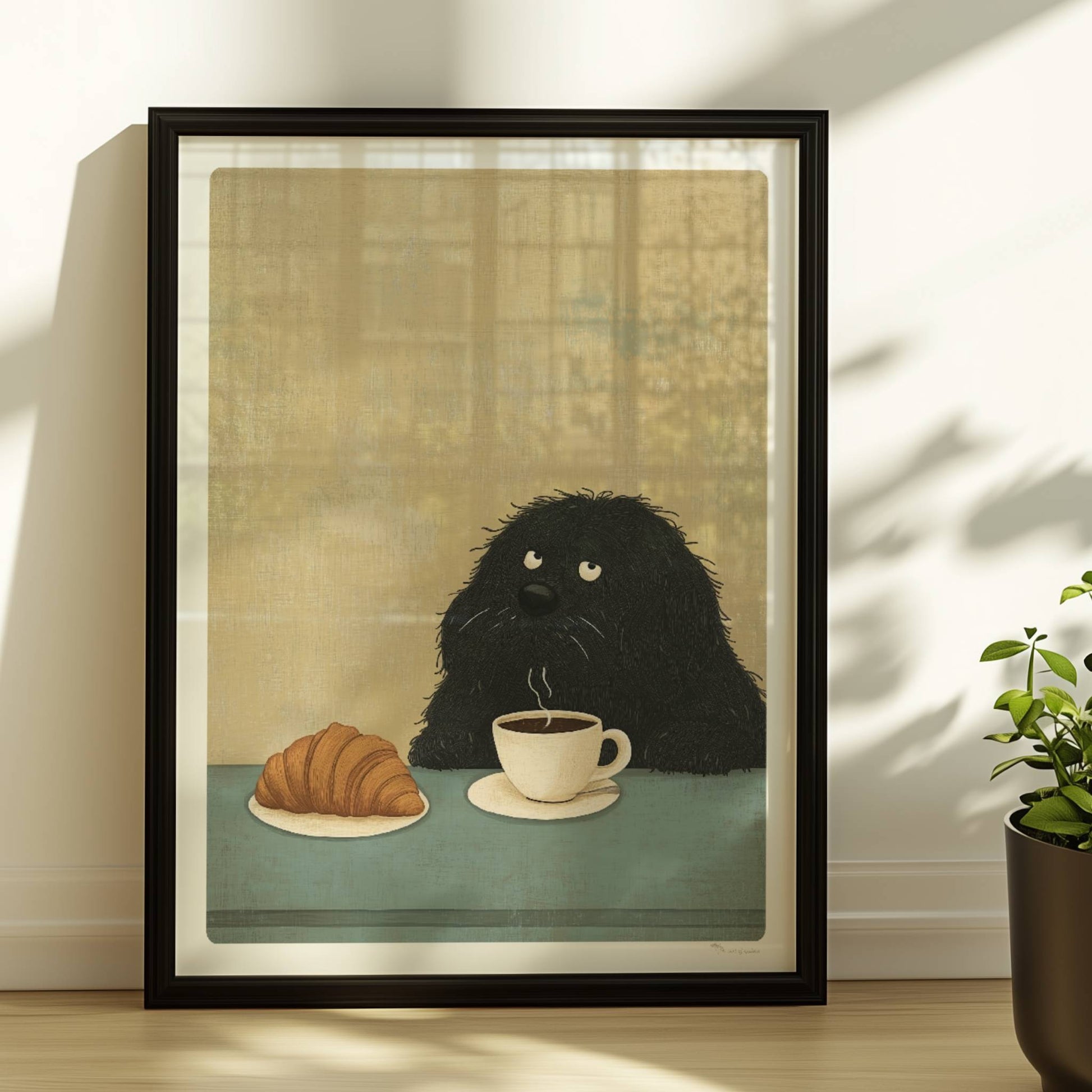 Schwarzer flauschiger Hund mit Kaffee und Croissant. Rahmen schwarz 30x40