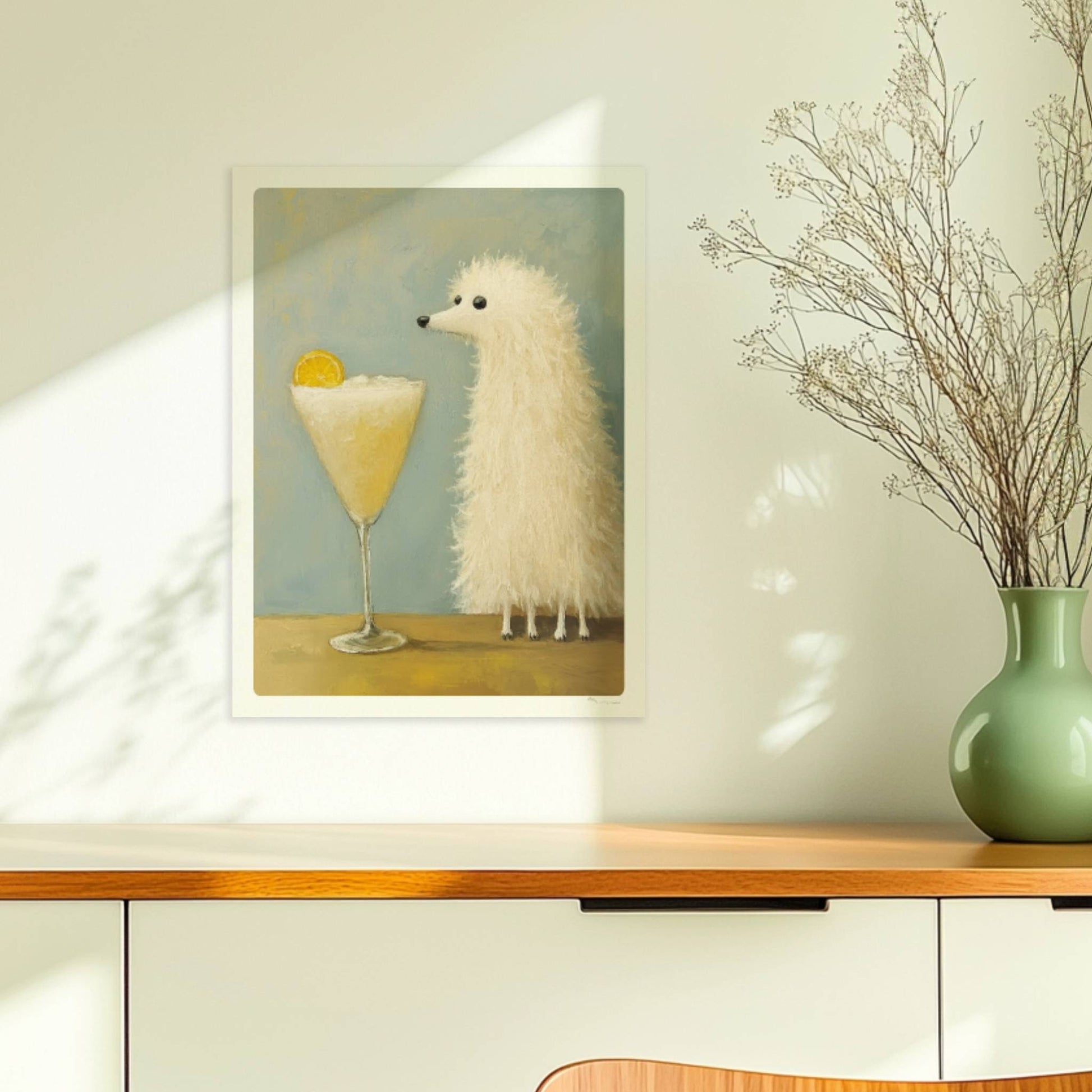 Weißer Hund mit Cocktail und Orangenscheibe. Ohne Rahmen 30x40