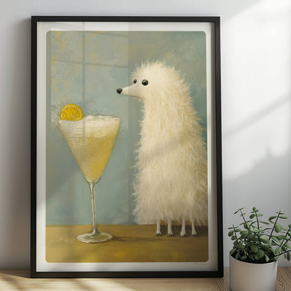 Weißer Hund mit Cocktail und Orangenscheibe. Rahmen schwarz 50x70
